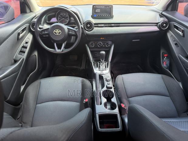 Toyota Yaris 1.5 Sedan L 2020 White