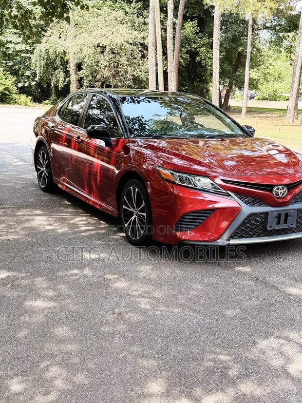 Toyota Camry SE FWD 2020 Red