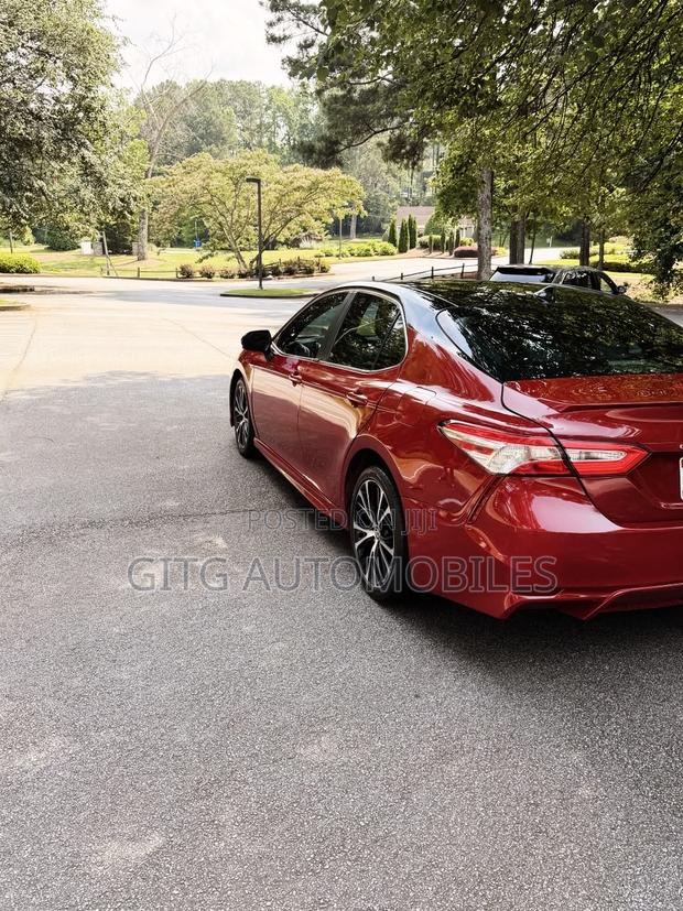 Toyota Camry SE FWD 2020 Red