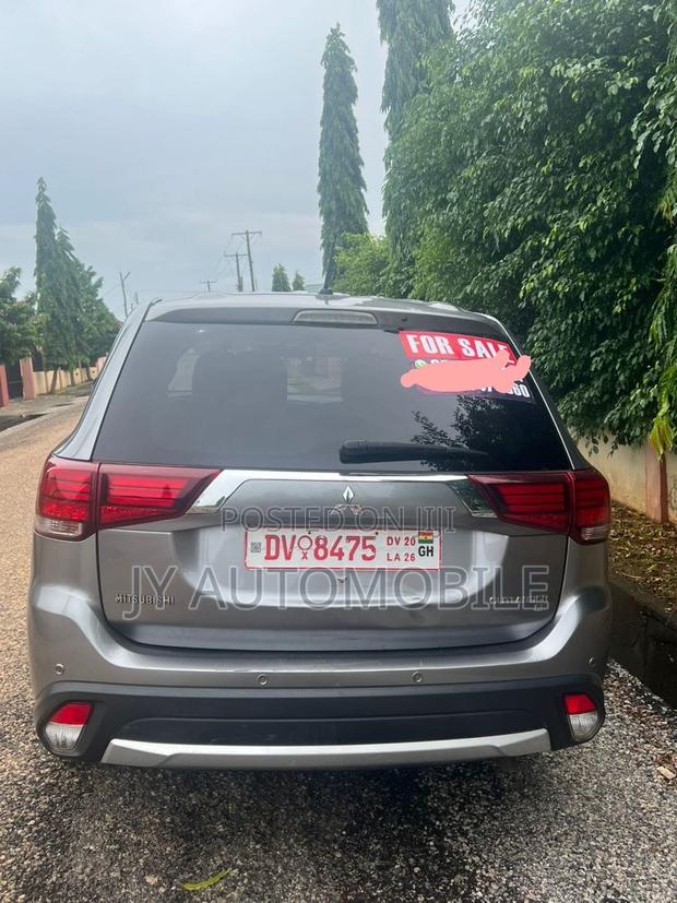 Mitsubishi Outlander 2016 Silver