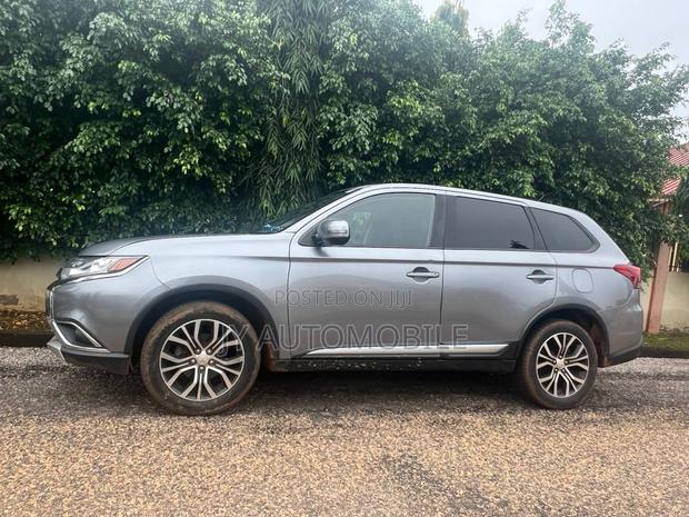 Mitsubishi Outlander 2016 Silver
