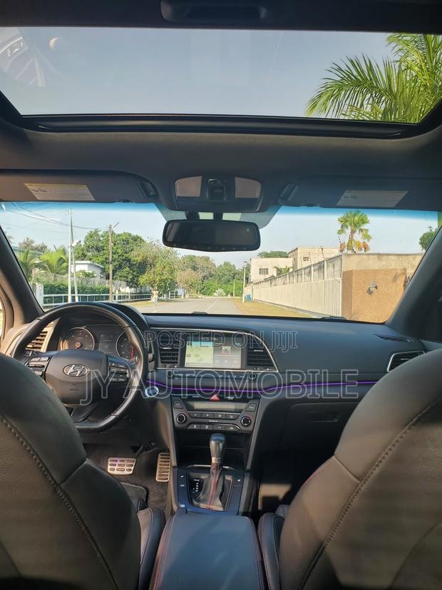 Hyundai Elantra 2018 White