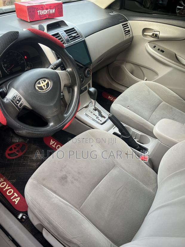 Toyota Corolla 2012 Gray