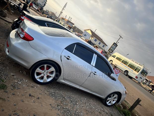 Toyota Corolla 2012 Gray