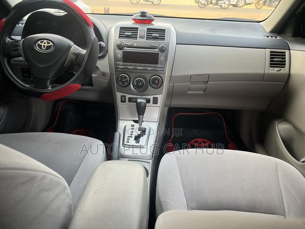 Toyota Corolla 2012 Gray