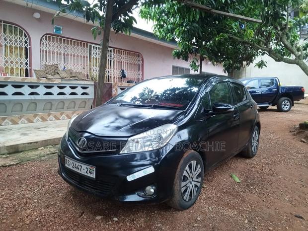 Toyota Vitz 1.5 FWD 3dr 2012 Black