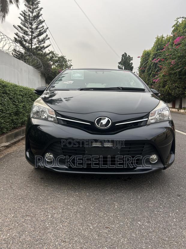 Toyota Vitz 1.3 AWD 5dr 2015 Black
