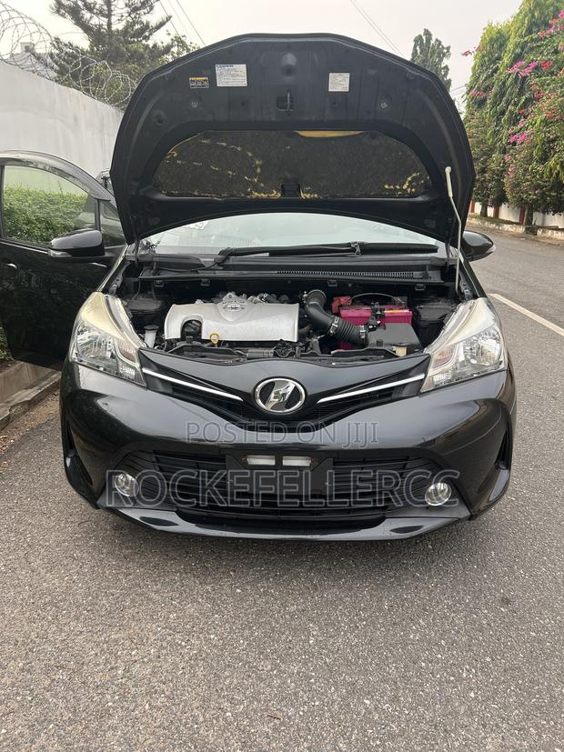 Toyota Vitz 1.3 AWD 5dr 2015 Black