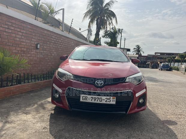 Toyota Corolla 2014 Red