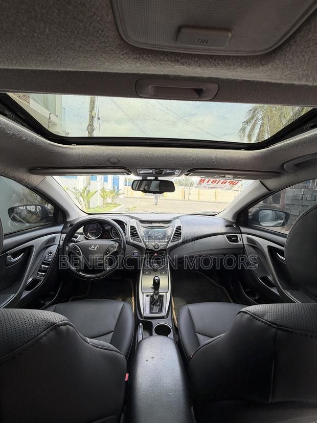 Hyundai Elantra Limited 4dr Sedan (1.8L 4cyl 6A) 2015 Silver