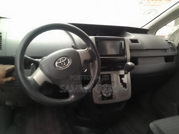 Toyota Voxy 2012 Black
