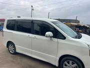 Toyota Voxy 2010 White for sale