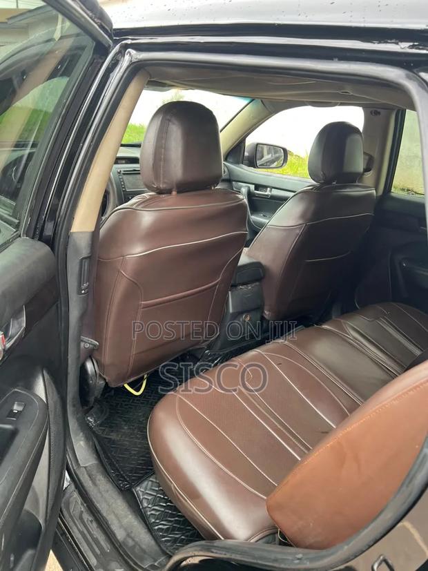 Kia Sorento 2011 Black