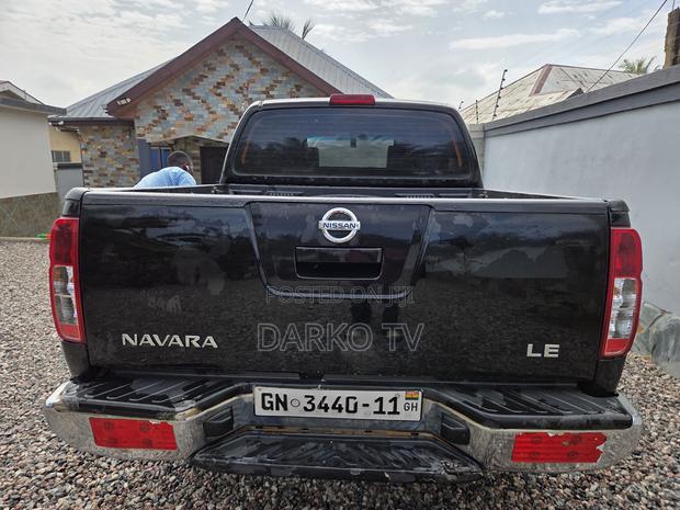 Nissan Navara 2011 Black