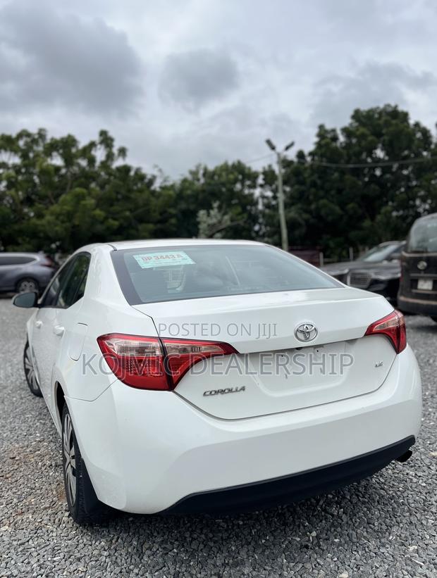 Toyota Corolla 2018 White