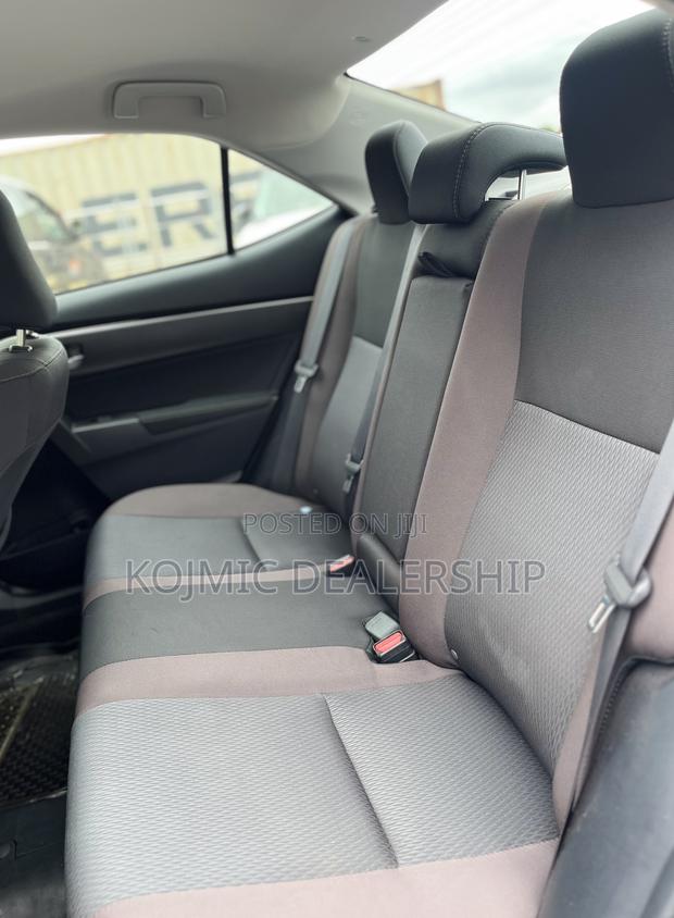 Toyota Corolla 2018 White
