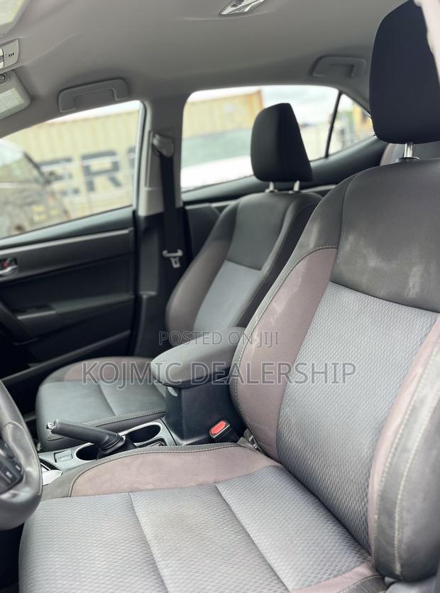 Toyota Corolla 2018 White