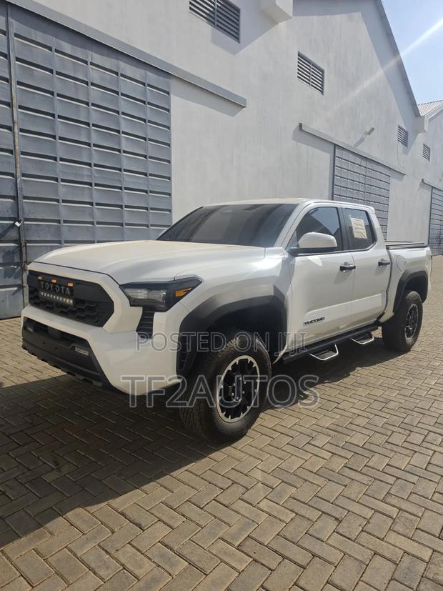 Toyota Tacoma TRD Off-Road Double Cab 4WD 5.0 ft. SB (Automatic) 2025