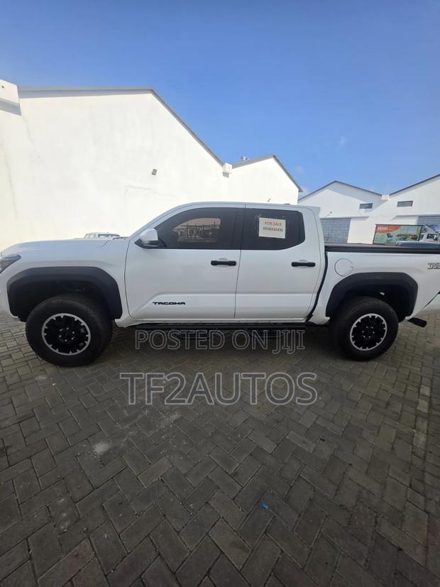 Toyota Tacoma TRD Off-Road Double Cab 4WD 5.0 ft. SB (Automatic) 2025