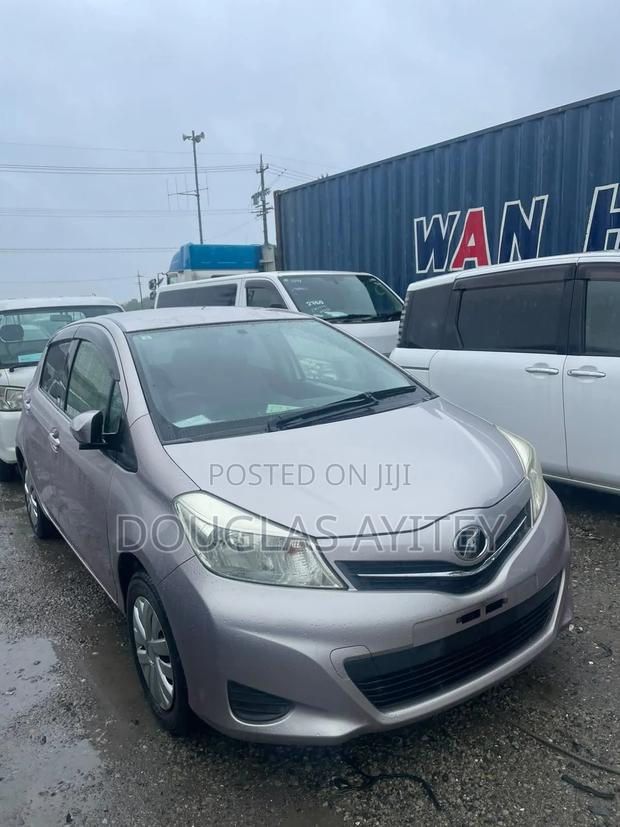 Toyota Vitz 2012 Gray