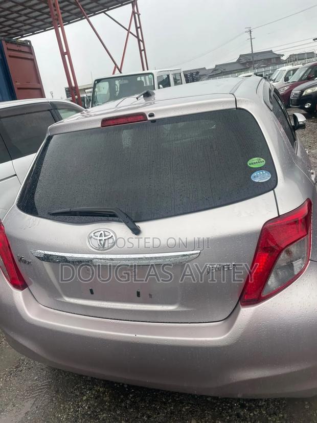 Toyota Vitz 2012 Gray