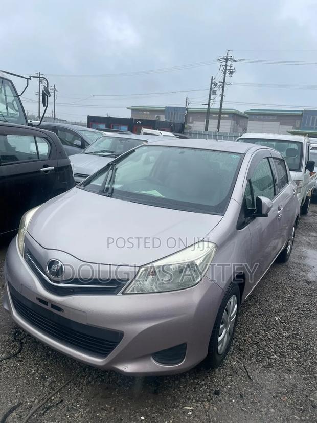 Toyota Vitz 2012 Gray