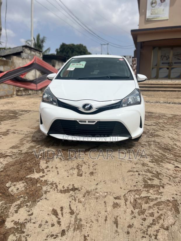 Toyota Vitz 1.3 AWD 5dr 2015 White