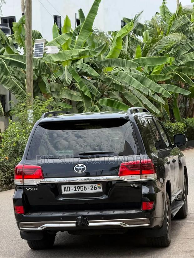 Toyota Land Cruiser 5.7 V8 VXR 2017 Black