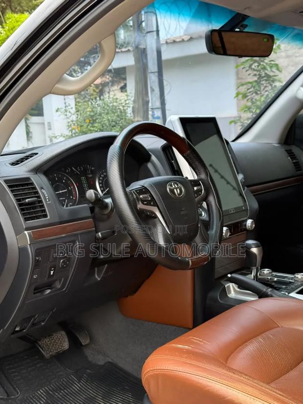 Toyota Land Cruiser 5.7 V8 VXR 2017 Black