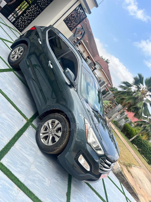 Hyundai Santa Fe 2014 Blue