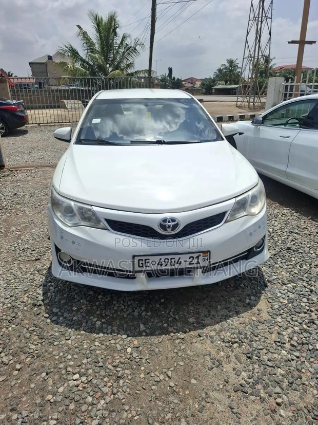 Toyota Camry LE 4dr Sedan (2.5L 4cyl 6A) 2014 White
