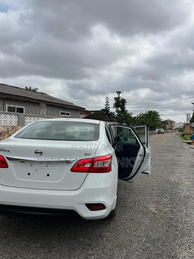 Nissan Santana 2016 White