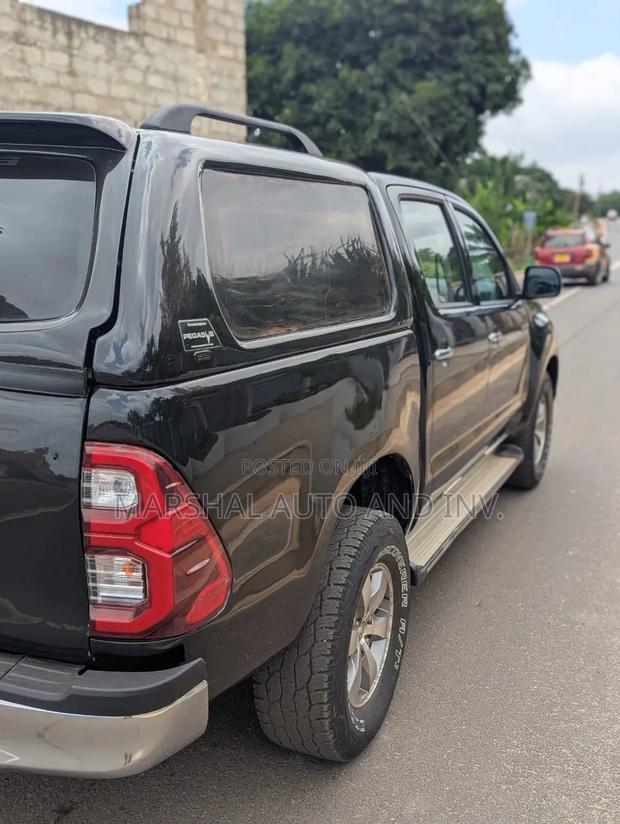 Toyota Hilux SR5 4x4 2013 Black