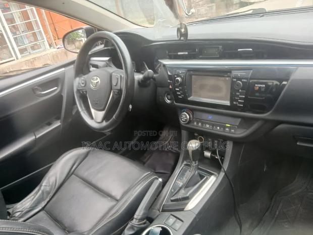 Toyota Corolla 2016 Black
