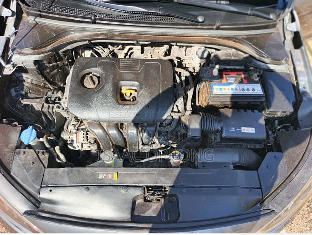 Hyundai Elantra SE 2019 Gray