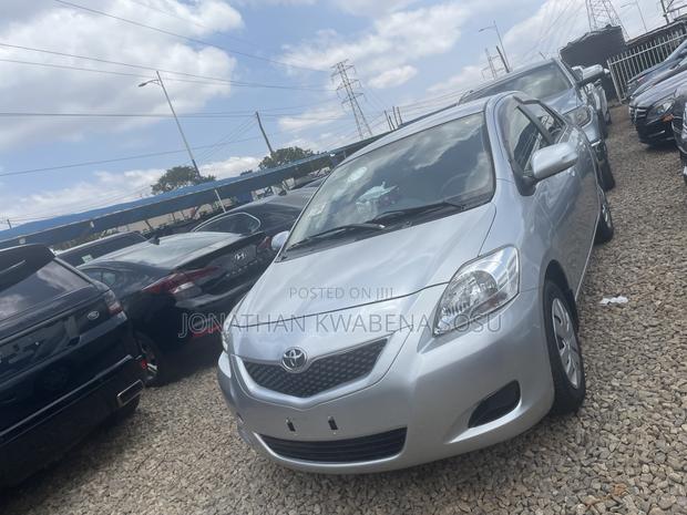 Toyota Belta 2012 Silver