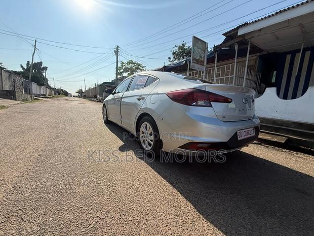 Hyundai Elantra 2019 Silver