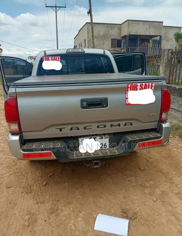 Toyota Tacoma SR5 2019 Gray