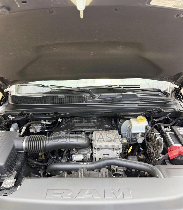 RAM 1500 2024 Gray