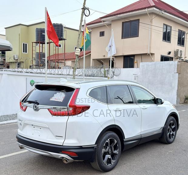 Honda CR-V Touring AWD 2018 White