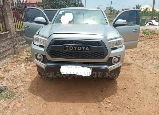 Toyota Tacoma SR5 2019 Gray