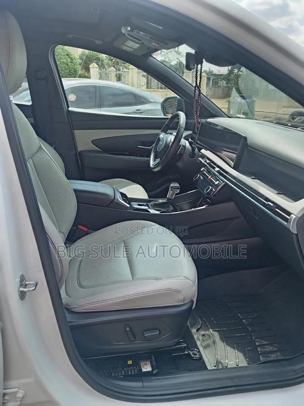 Hyundai Santa Cruz SE FWD 2025 White