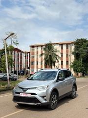 Toyota RAV4 LE 4dr SUV AWD (2.5L 4cyl 6A) 2018 Gray for sale