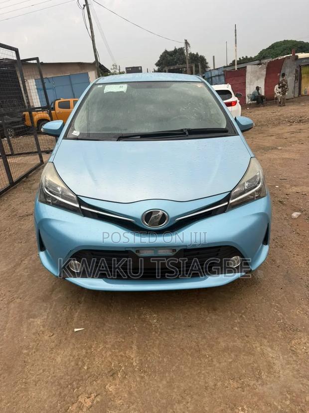 Toyota Vitz 1.3 FWD 5dr 2015 Blue