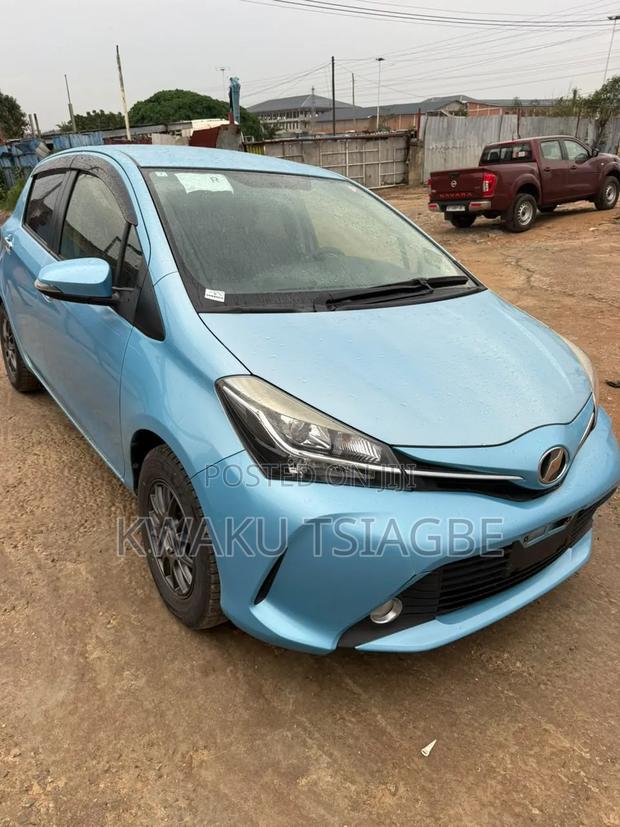 Toyota Vitz 1.3 FWD 5dr 2015 Blue