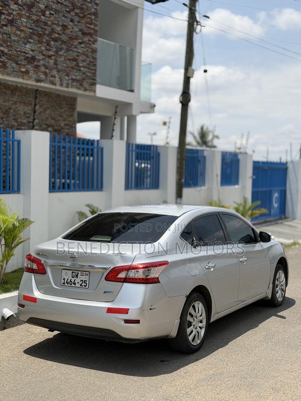 Nissan Sentra SL 4dr Sedan (1.8L 4cyl CVT) 2015 Silver