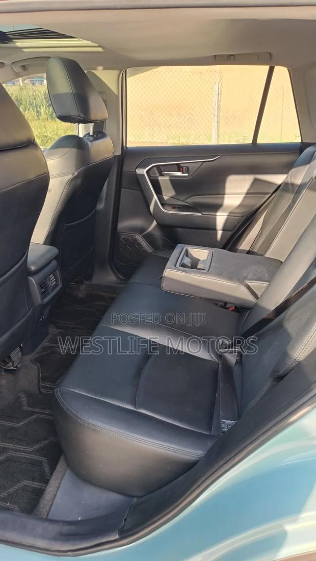 Toyota RAV4 XLE FWD 2023 Green
