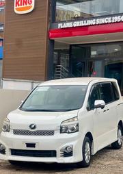 Toyota Voxy X L Edition 4WD 8-Seater 2011 White for sale