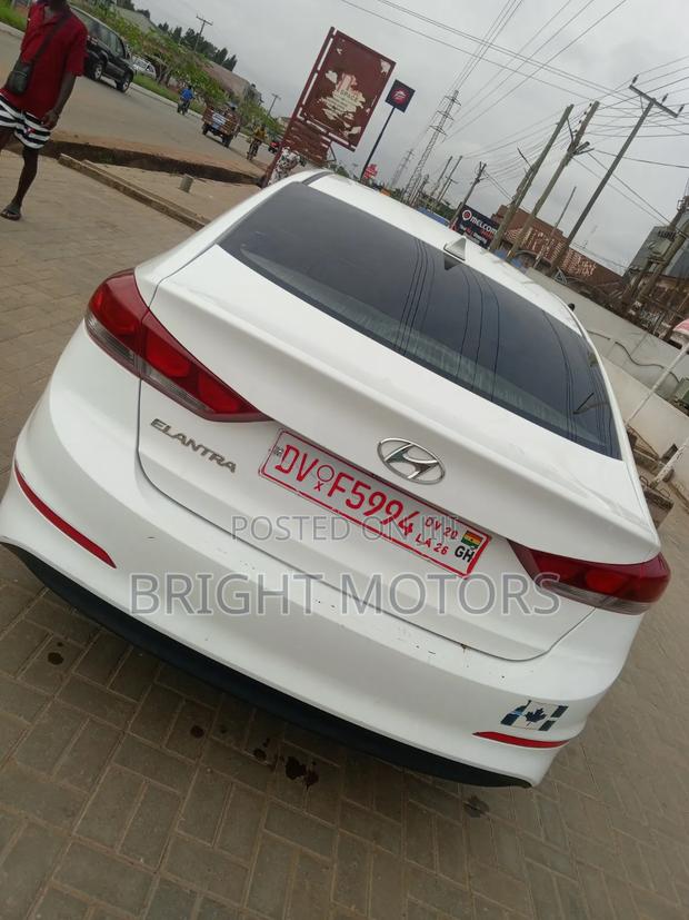 Hyundai Elantra ECO Sedan FWD (1.4L 4cyl 7A) 2017 White
