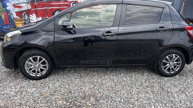 Toyota Vitz 1.3 FWD 3dr 2013 Black